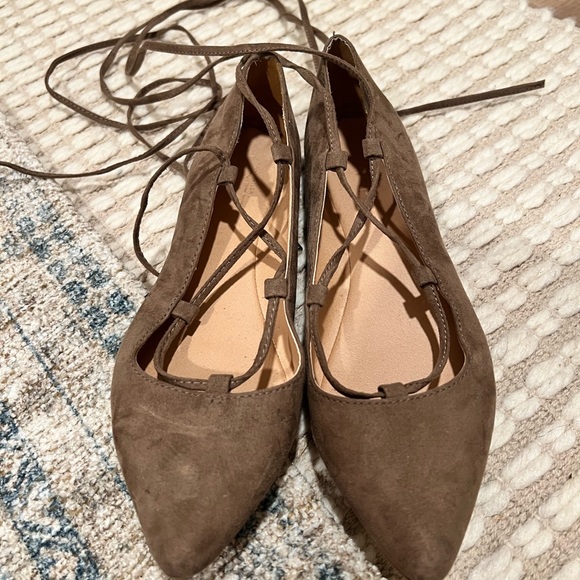 Tan suede pointed lace up loft flats, size 8 - Picture 3 of 4